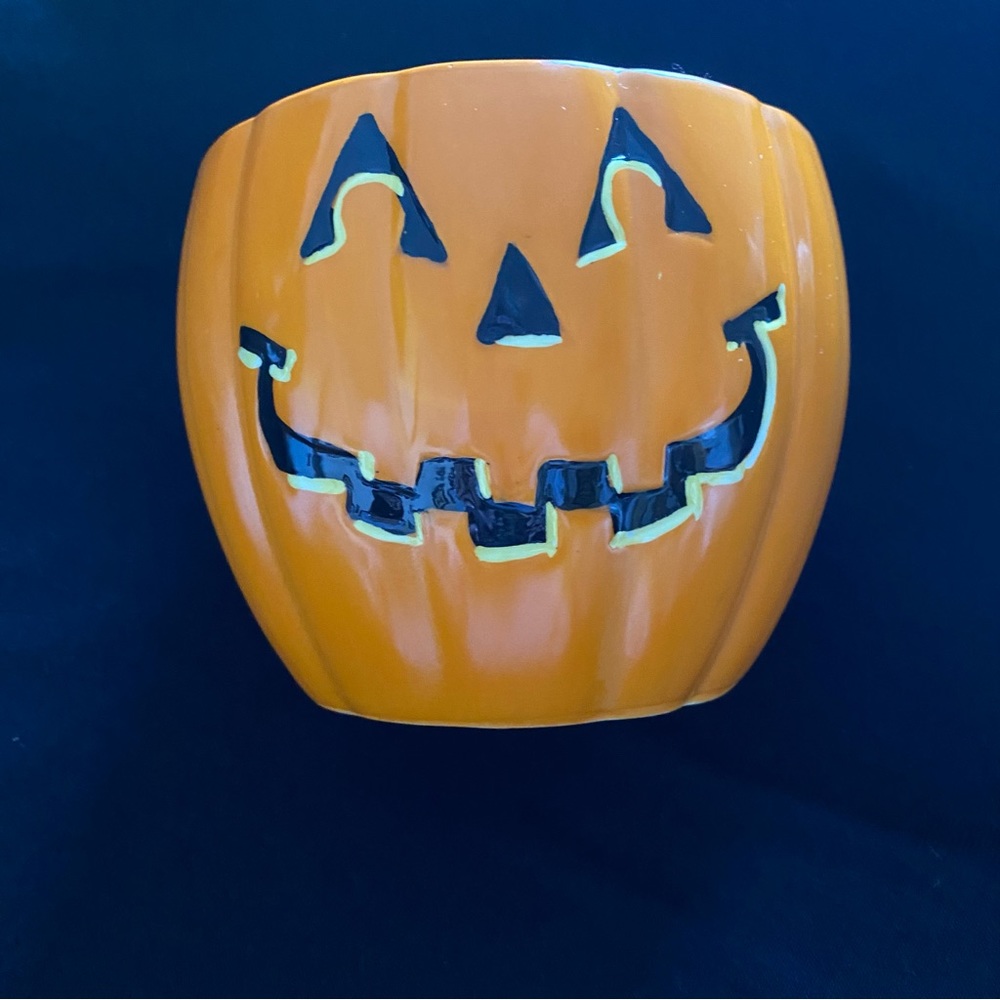 Halloween Decor by “Pfaltzgraff” Pumpkin Treat Bowl